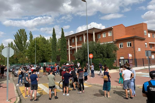 MOCIÓN EN FAVOR DE LOS ALUMNOS DE BACHILLERATO DEL IES MARIA MOLINER PARA QUE EL AYUNTAMIENTO DE LAGUNA DE DUERO Y LA JCYL BUSQUEN UNA SOLUCIÓN URGENTE Y PUEDAN ACUDIR A SUS CLASES PRESENCIALES EN HORARIO DE MAÑANA