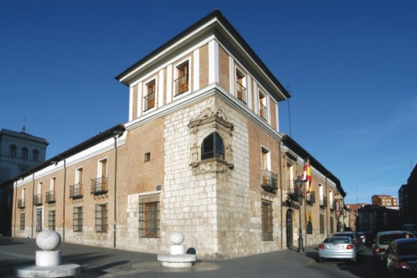 NUEVO POSTUREO DEL ALCALDE DE LAGUNA EN SU VISITA A LA DIPUTACIÓN PROVINCIAL