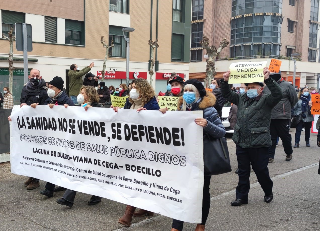 LAGUNA RECLAMÓ EN LA CALLE UNA MEJORA EN LA ATENCIÓN DE SU CENTRO DE SALUD