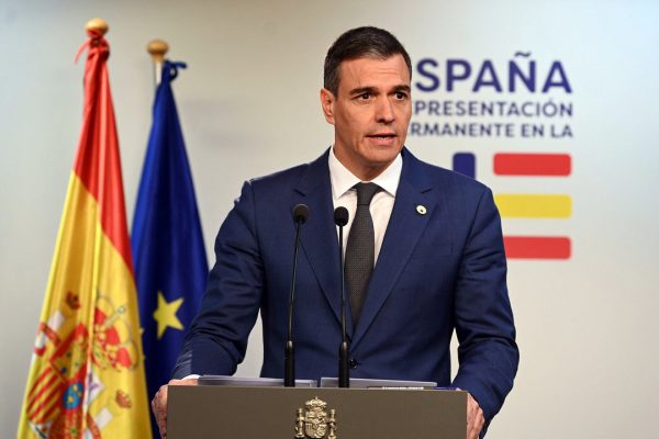 EL PSOE DE LAGUNA DE DUERO MUESTRA TODO SU APOYO A PEDRO SANCHEZ