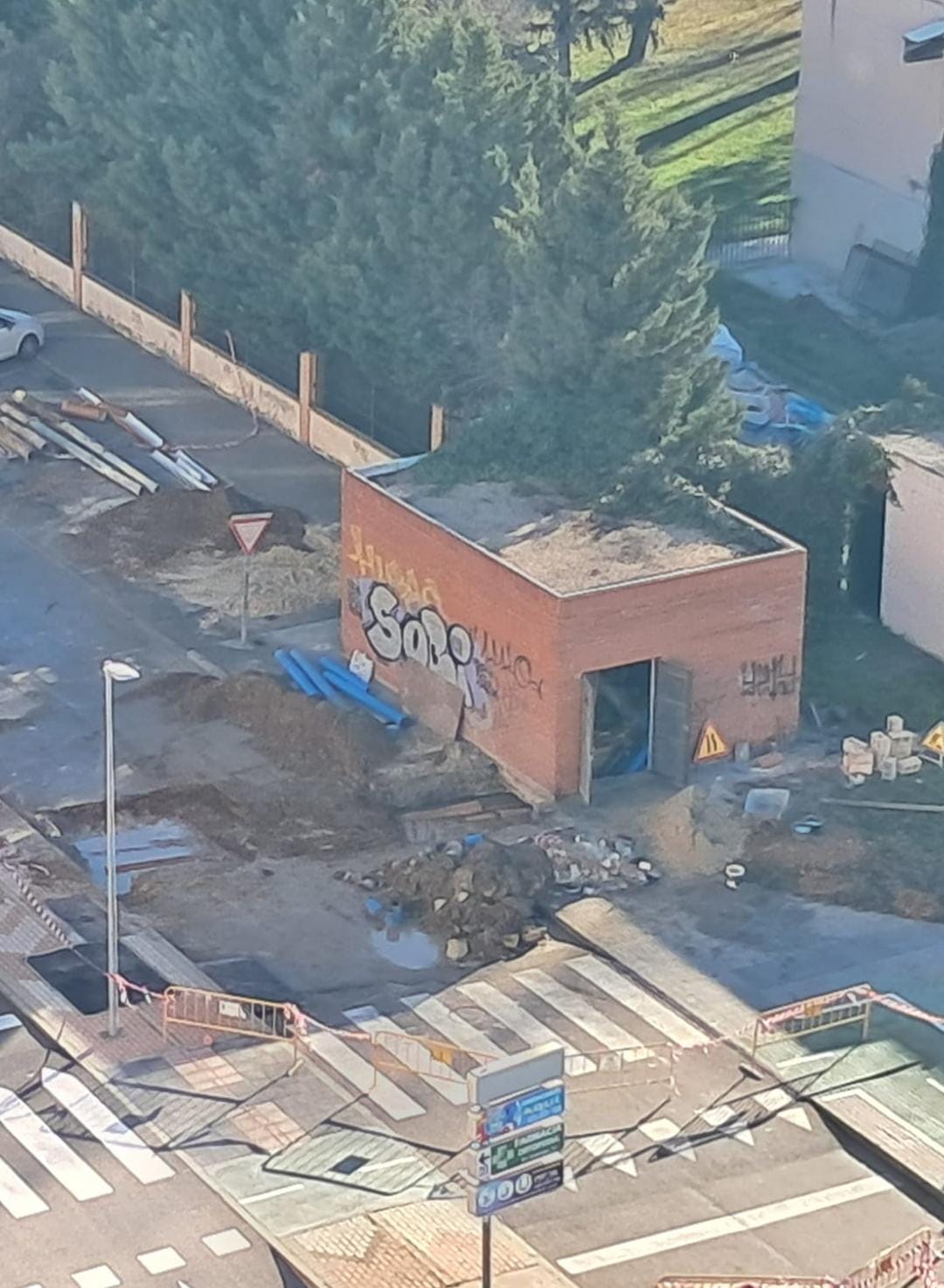PROPONEMOS MEDIDAS URGENTES PARA DAR SOLUCIÓN A LAS MÁS DE 1480 VIVIENDAS DEL BARRIO DE TORRELAGO, ALUMNOS DEL COLEGIO PÚBLICO MIGUEL HERNÁNDEZ Y LOS COMERCIOS DE LA ZONA AFECTADOS POR UNA AVERÍA Y QUE LLEVAN 4 DÍAS SIN AGUA