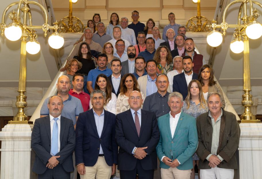 MOCIÓN QUE PRESENTA EL GRUPO MUNICIPAL SOCIALISTA PARA INSTAR AL AYUNTAMIENTO DE VALLADOLID QUE GARANTICE LA CONTINUIDAD DE LA PRESTACIÓN DEL SERVICIO DE RECOGIDA DE RESIDUOS MEDIANTE GESTIÓN PUBLICA Y DIRECTA